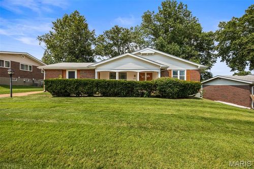 3985 Fairway Dr, Florissant, MO, 63033-4117 | Card Image