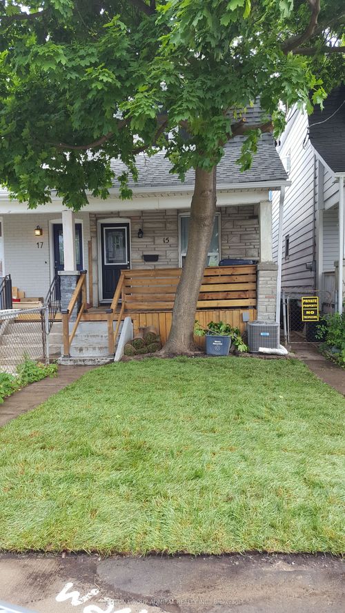 15 Eldon Ave, Toronto, ON, M4C5G2 | Card Image