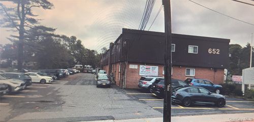 652 Suffolk Ave, Brentwood, NY, 11717-4391 | Card Image