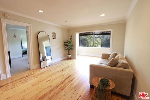 19-14934 Dickens Street, Sherman Oaks, CA, 91403 | Card Image