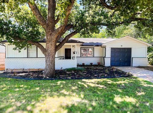 706 Henslee Dr, Euless, TX, 76040-5328 | Card Image
