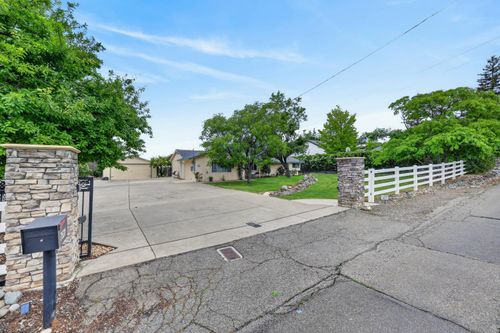 7531 Mountain Avenue, Orangevale, CA, 95662 | Card Image
