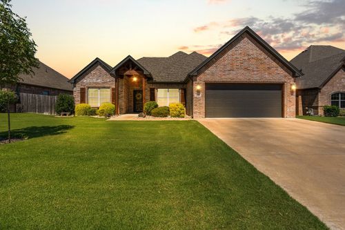 905 Bent Wood Ln, Cleburne, TX, 76033-5986 | Card Image