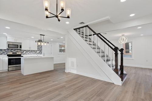 24 Railroad St, Methuen, MA, 01844-3730 | Card Image