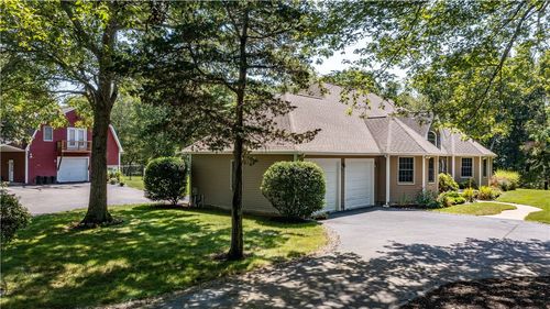 41 Edies Ln, Exeter, RI, 02822-3134 | Card Image