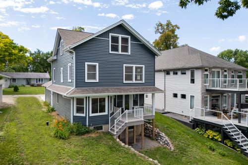 W188S7598 Oak Grove Dr, Muskego, WI, 53150-8266 | Card Image