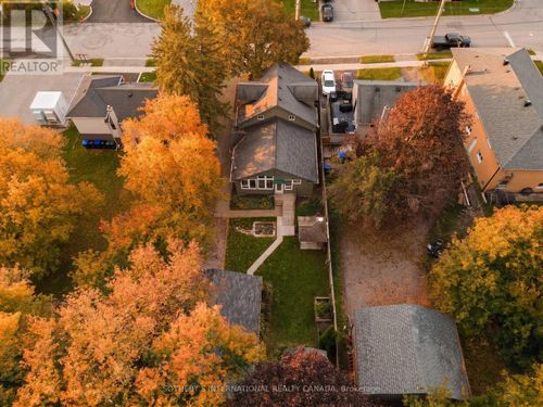131 John St E, Bradford, ON, L3Z1G3 | Card Image