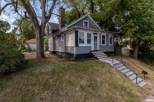 1522 Bridge Avenue, Davenport, IA, 52803 | Card Image