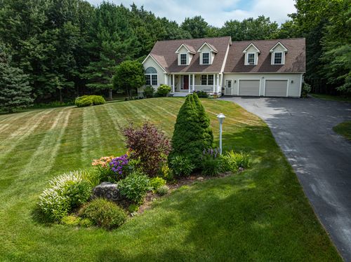 89 Alexander Dr, Gorham, ME, 04038-2161 | Card Image