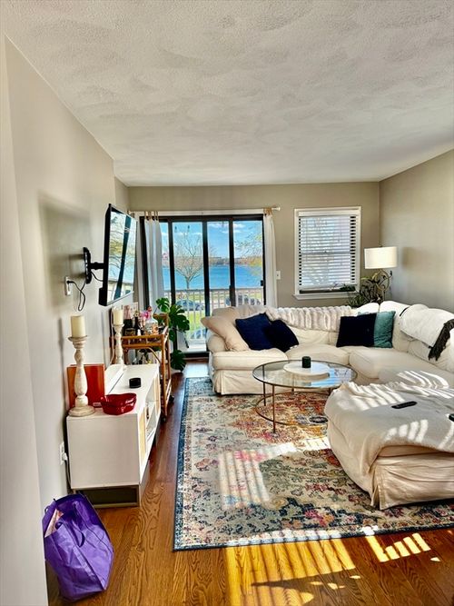 4-1440 Columbia Road, Boston, MA, 02127 | Card Image