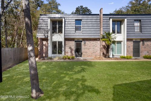 apt-20-527 Front Beach Dr, Ocean Springs, MS, 39564-4941 | Card Image
