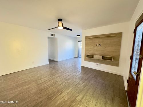 1021 W Mission Ln, Phoenix, AZ, 85021-3142 | Card Image