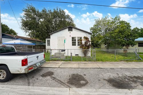 1053 Nw 55th St, Miami, FL, 33127 | Card Image