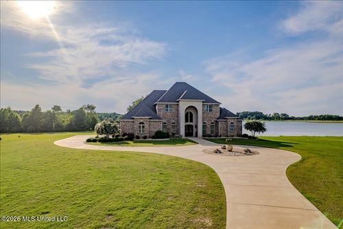 108 Chantry Ln, Madison, MS, 39110-5528 | Card Image