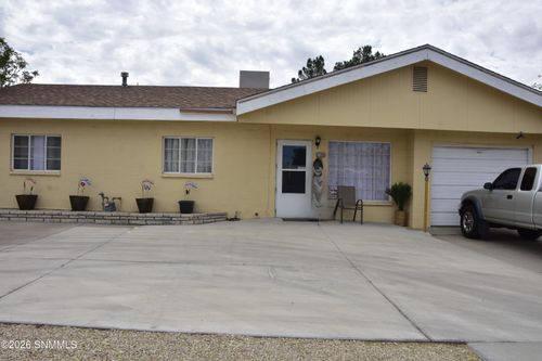 2000 E Idaho Avenue, Las Cruces, NM, 88001 | Card Image