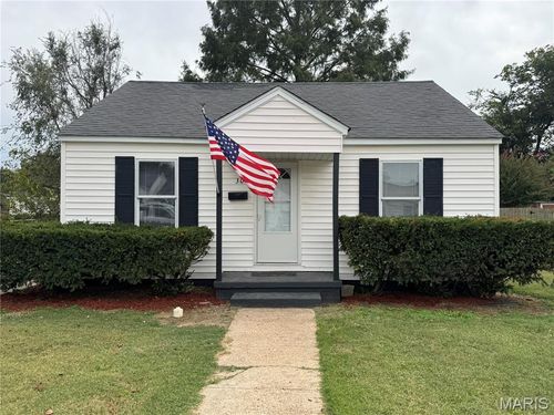 309 Benton St, Sikeston, MO, 63801-3055 | Card Image
