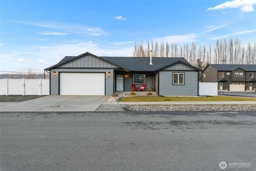 41 Benjamin Ln, Malaga, WA, 98828-2103 | Card Image