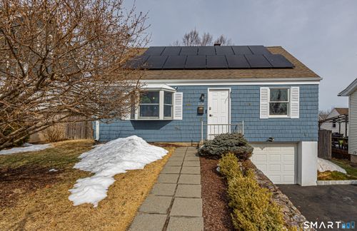 206 Sterling St, Fairfield, CT, 06825-4245 | Card Image