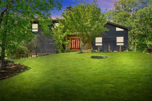 10 Spectrum Dr, Chester, NY, 10918-1727 | Card Image