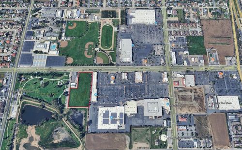 1425 E Henderson Avenue, Porterville, CA, 93257 | Card Image