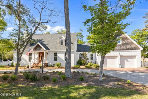 218 Lands End Rd, Morehead City, NC, 28557-8941 | Card Image