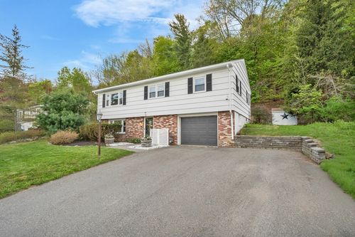 88 Whitehall Rd, Amesbury, MA, 01913-1409 | Card Image