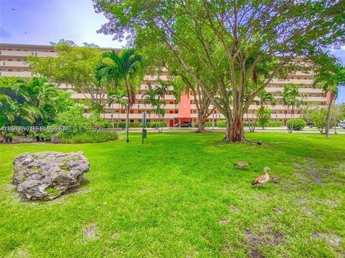 103-3-1710 Ne 191st St, Miami, FL, 33179-4202 | Card Image