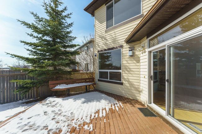 202 Tuscany Ravine Close Nw, Home with 4 bedrooms, 3 bathrooms and 4 parking in Calgary AB | Image 12