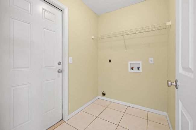 562 Sw Badger Ter, House other with 3 bedrooms, 2 bathrooms and null parking in Port St. Lucie FL | Image 32
