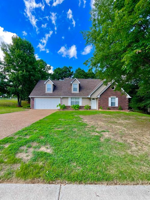 9066 Valkrie Ln, Lakeland, TN, 38002-9214 | Card Image