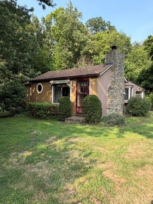 3844 Hamilton Rd, Erie, PA, 16510-2449 | Card Image