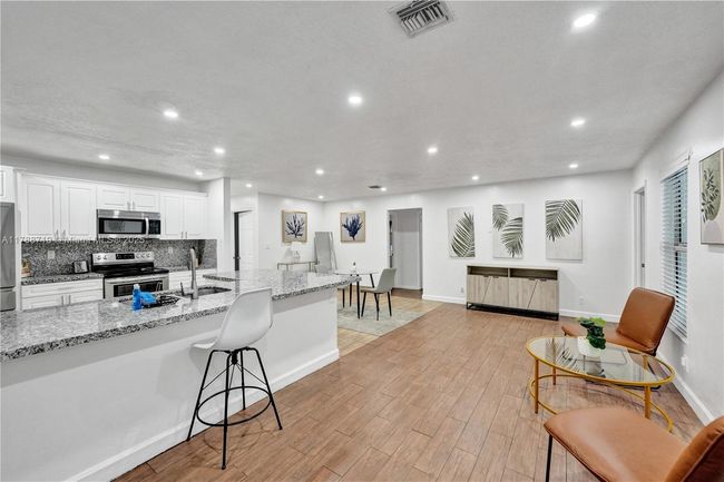 0 - 183 Sunflower Cir, House other with 4 bedrooms, 2 bathrooms and null parking in Royal Palm Beach FL | Image 25
