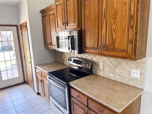 1919 E Kelsey Ln, Stillwater, OK, 74075-8264 | Card Image
