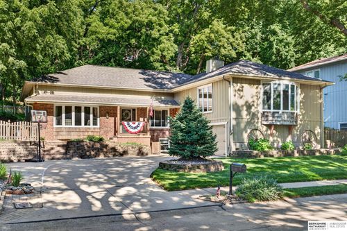 409 Greenbriar Ct, Bellevue, NE, 68005-4714 | Card Image