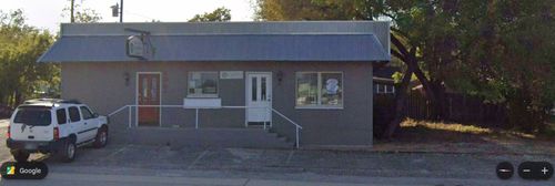 1001 N Main St, Taylor, TX, 76574-3233 | Card Image
