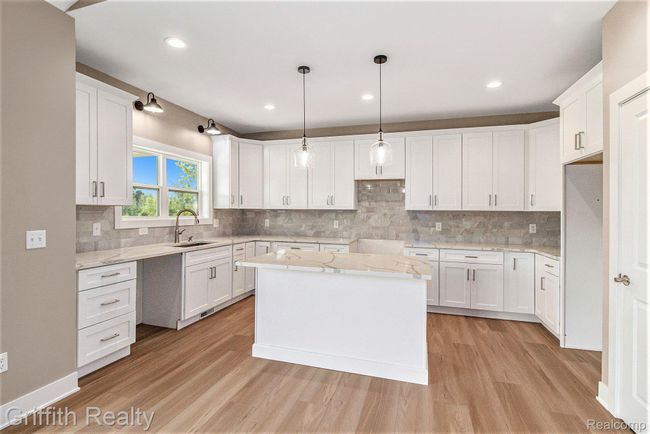 011_img_1738_981.jpg | Image 9