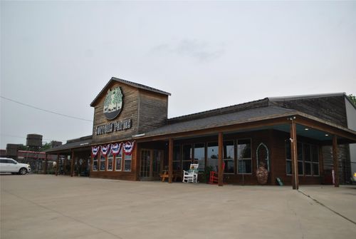 409, 407, 405 E Central Avenue, Comanche, TX, 76442 | Card Image