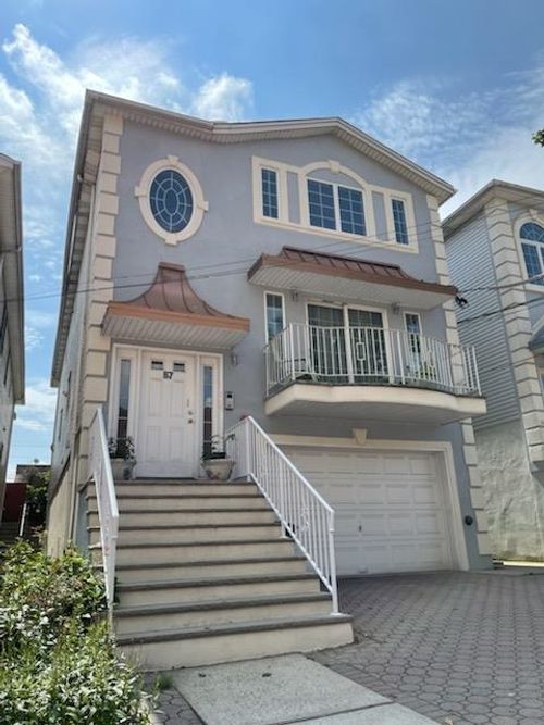 57 71st St, Guttenberg, NJ, 07093-4703 | Card Image