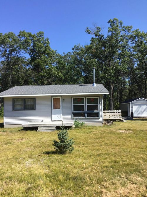 6926 Wentworth Rd, Oscoda, MI, 48750-9009 | Card Image