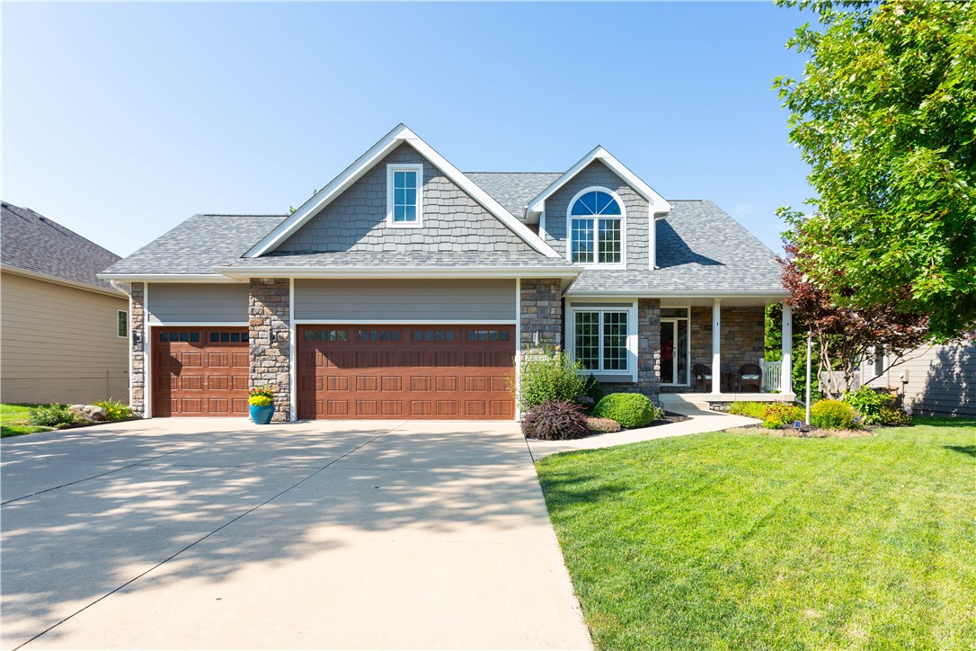 Ridgemont Dr, Urbandale, IA 50323