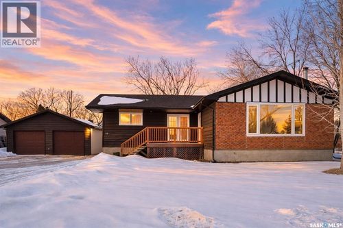 82 Burton St, Grand Coulee, SK, S4M0A3 | Card Image