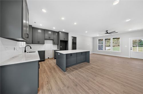 28 Lockhart Dr, Bella Vista, AR, 72715-6074 | Card Image