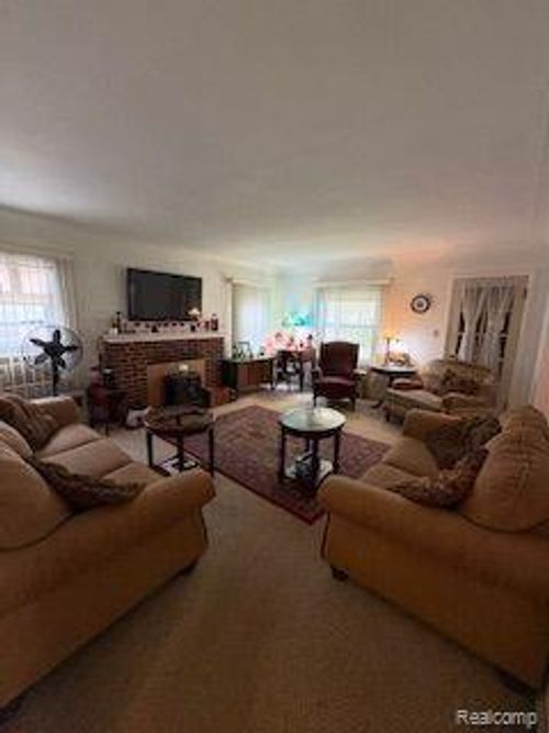 18598 Henry St, Melvindale, MI, 48122-1446 | Card Image