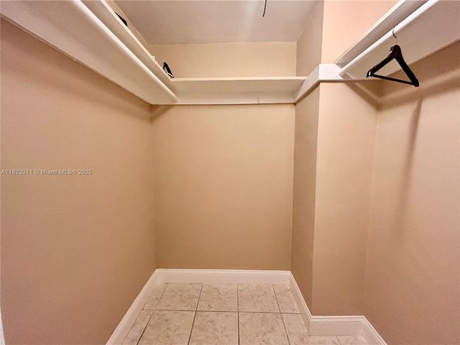 APT-17 - 6490 Collins Ave, Condo with 0 bedrooms, 1 bathrooms and null parking in Miami Beach FL | Image 8