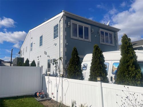 104 Ostend Rd, Island Park, NY, 11558-1017 | Card Image