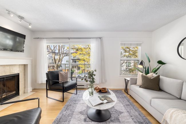 207 - 2256 W 7 Th Avenue, Condo with 2 bedrooms, 1 bathrooms and 1 parking in Vancouver BC | Image 4