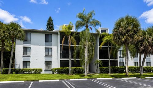a3-1007 Green Pine Blvd, West Palm Beach, FL, 33409-7016 | Card Image