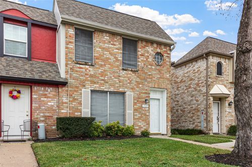 apt-227-11002 Hammerly Blvd, Houston, TX, 77043-1920 | Card Image