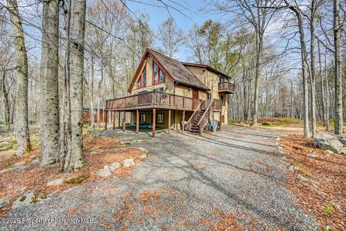 195 Eagles View Dr, Clifton Township, PA, 18424-9135 | Card Image