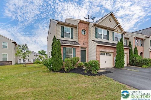 233 Snapdragon Way, ALLENTOWN, PA, 18104-8214 | Card Image